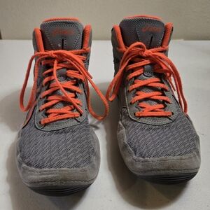 Asics Gray and Orange Wrestling Shoes. Size 5.5 Youth